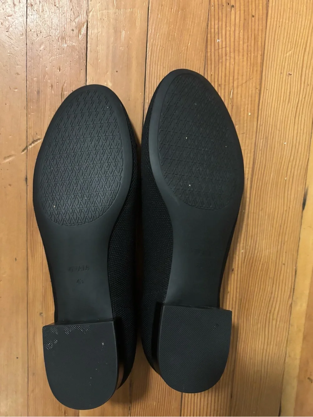 Vivaia Bianca Stacked Heel Ballet Flats